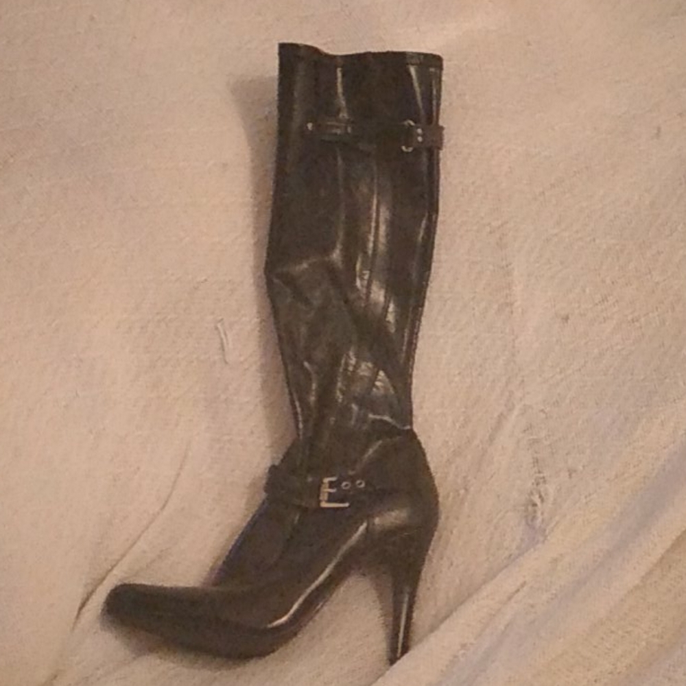 Boots - Picture 2 of 4